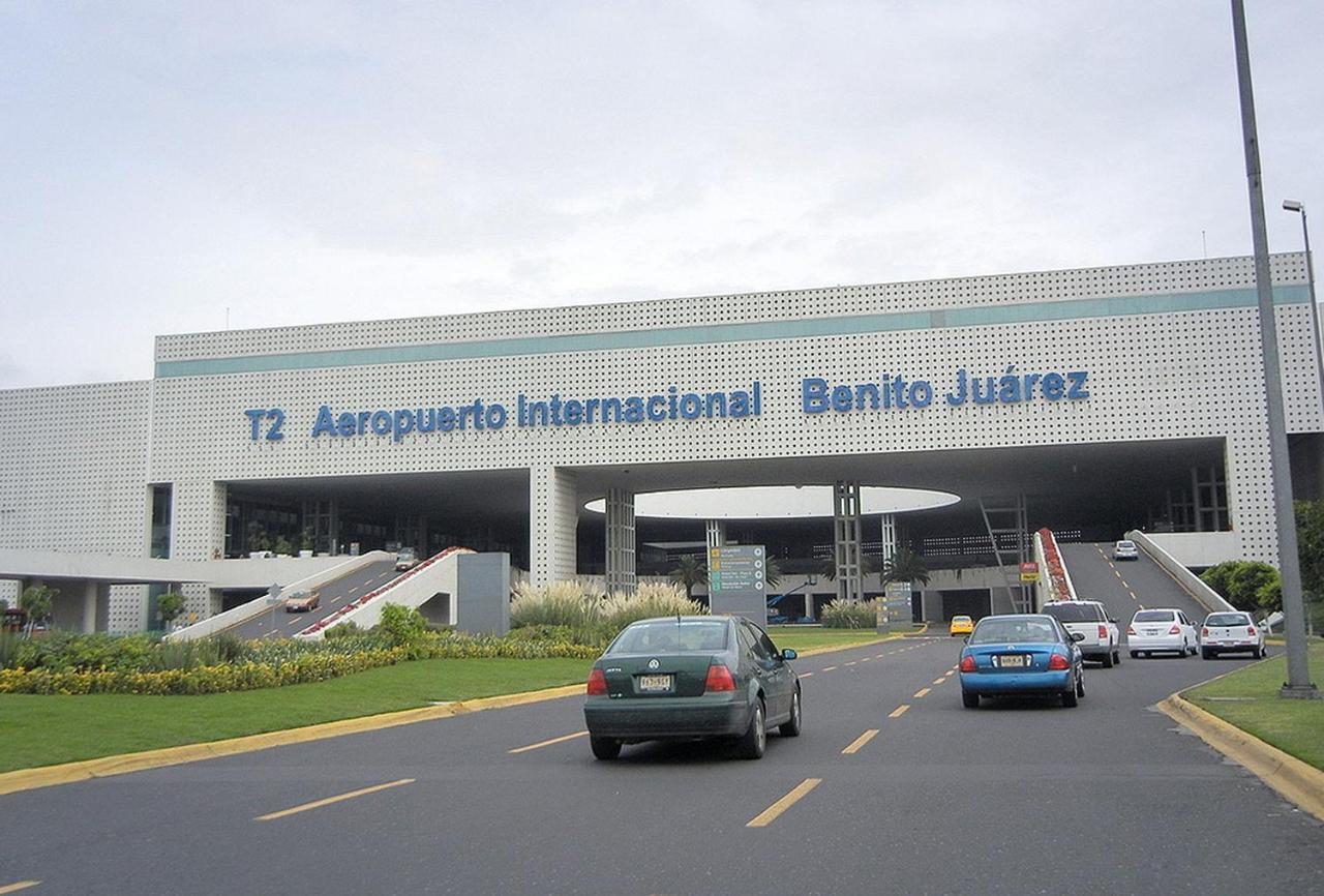 Izzzleep Aeropuerto Terminal 2 Hotel Mexikóváros Kültér fotó
