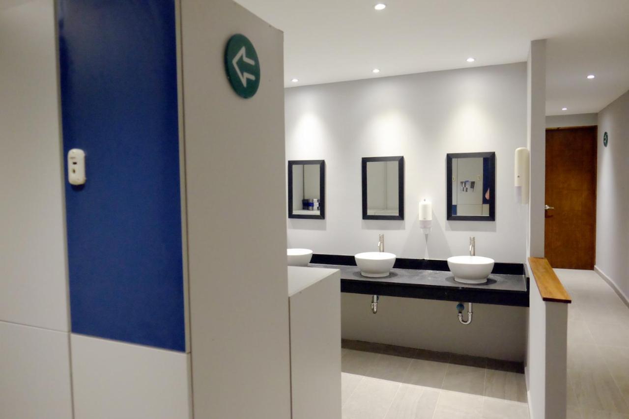Izzzleep Aeropuerto Terminal 2 Hotel Mexikóváros Kültér fotó